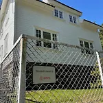 Close To The Sea With Parking And Garden
