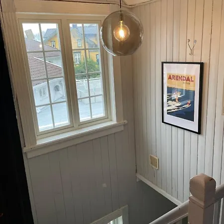 Διαμέρισμα Close To The Sea With Parking And Garden Arendal