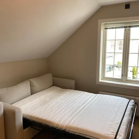 Close To The Sea With Parking And Garden Διαμέρισμα Arendal