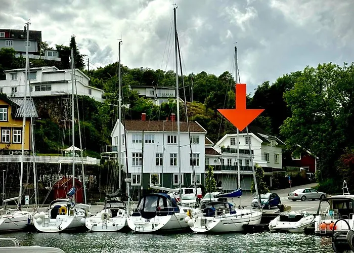 Close To The Sea With Parking And Garden * Арендаль