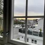 Close To The Sea With Parking And Garden Apartament Arendal